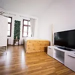 ° Charming Central 24/7 Serviced Apartment °